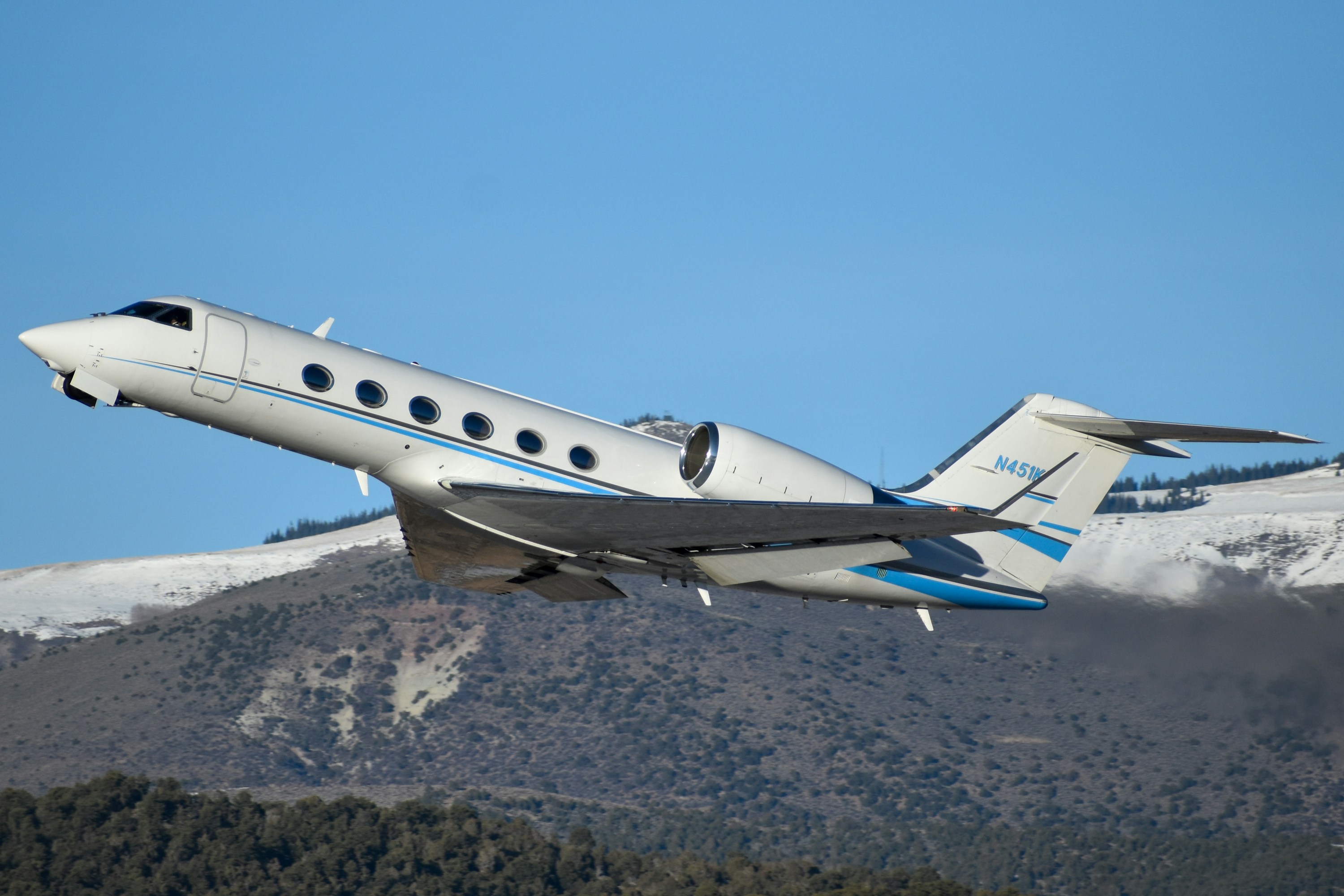 Gulfstream aircraft in flight